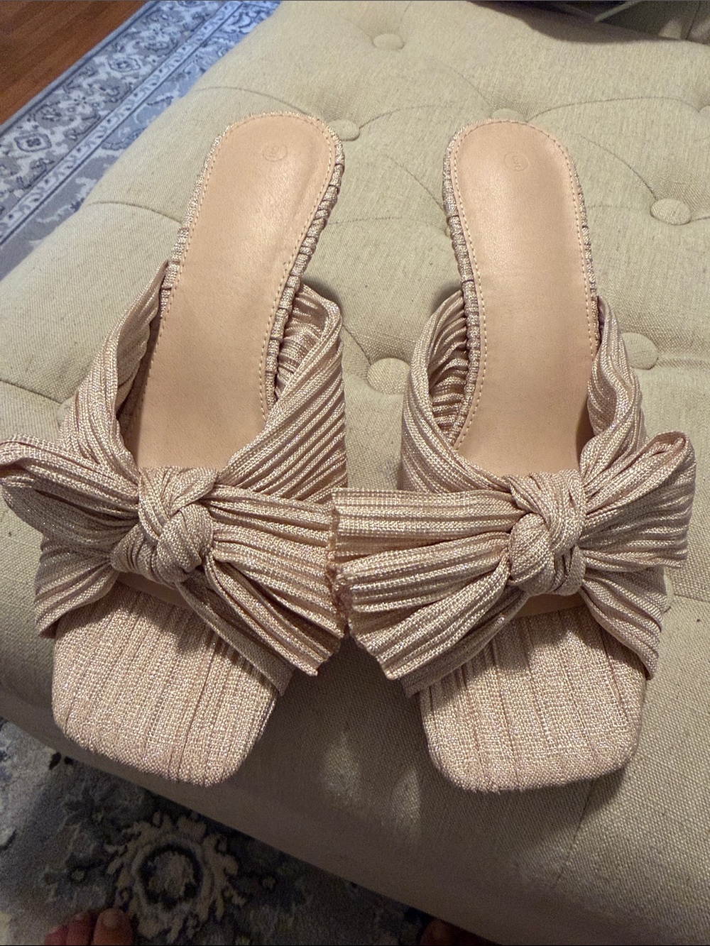 Neutral Bow Knot Slide Sandals for Women - Cream- brand new!!!!  Never worn!!!